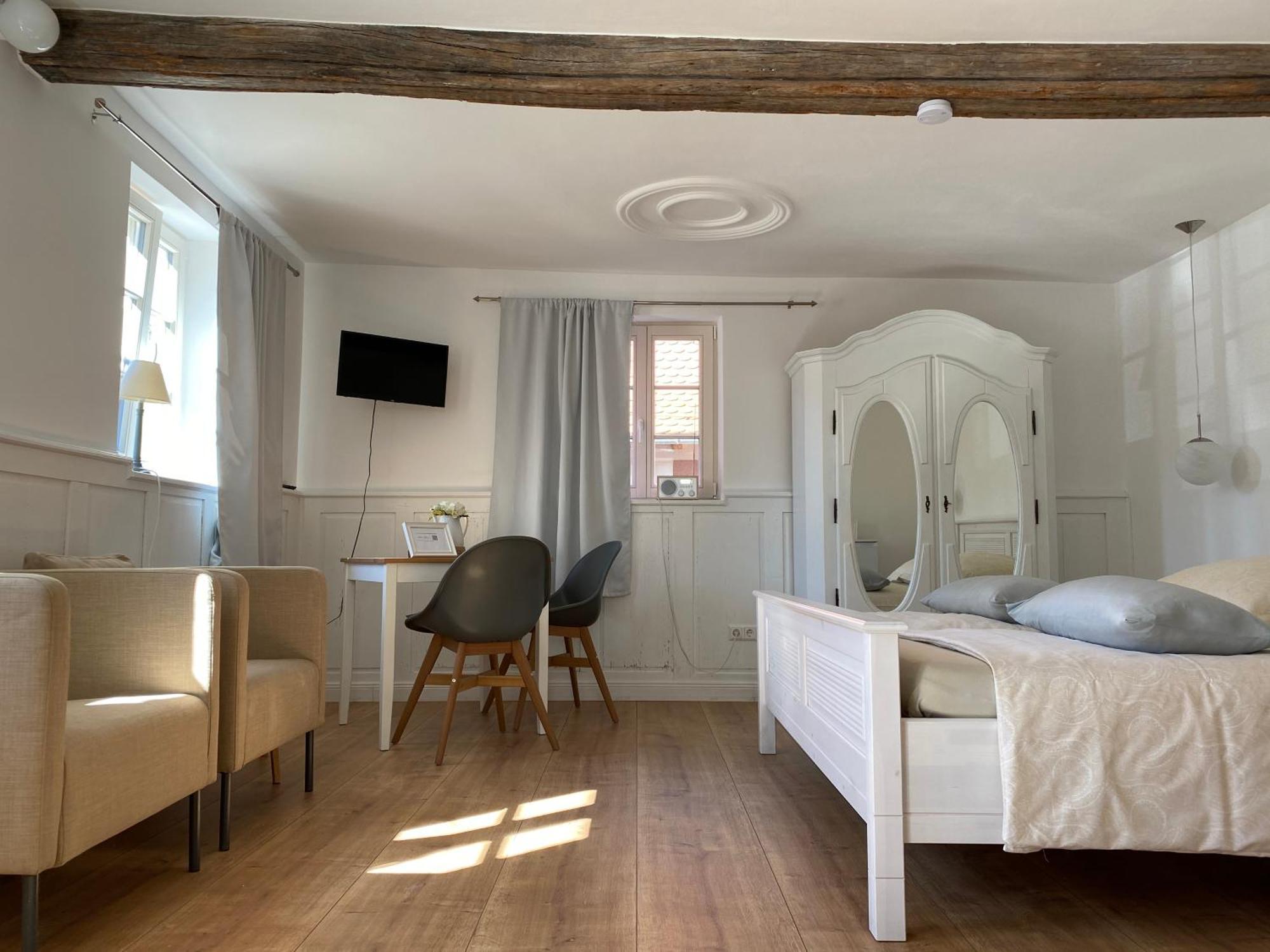 Sonnenhof 1737 - Ferienzimmer & Apartments Barbelroth Экстерьер фото
